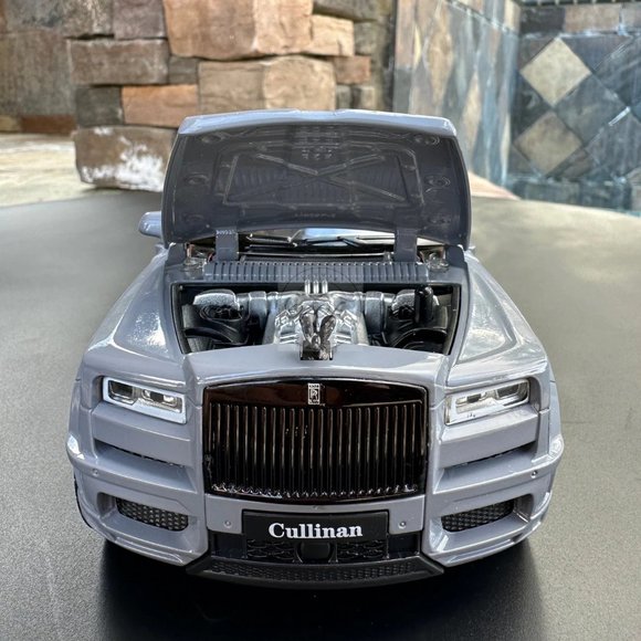 1:20 scale Rolls-Royce CULLINAN DIECAST WITH HEADLIGHT & Diecast - Picture 8 of 8